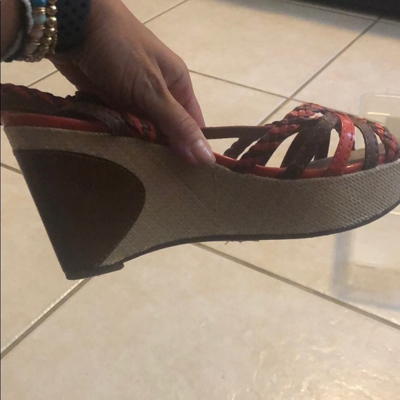 Marc Fisher 9.5M woman’s wedge - Picture 6 of 7